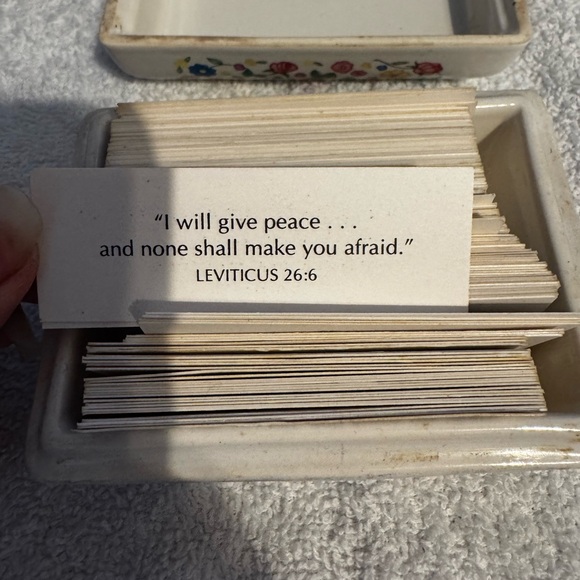 Floral Decorative trinket/Bible quote box - Picture 4 of 4